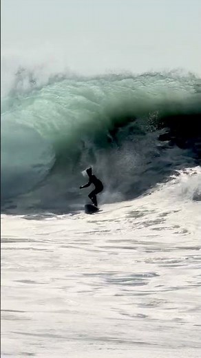 The Wedge goes off 1st Significant swell of 2026 🌊🏄‍♀️ (4K)