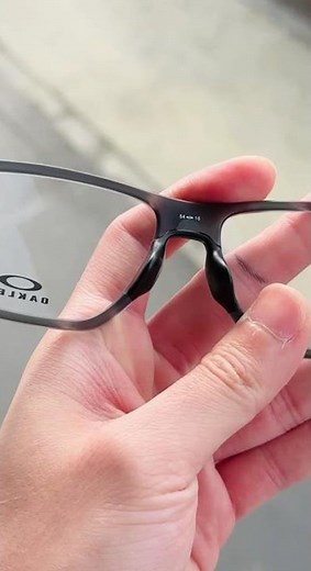 Oakley Chamfer Square | Satin Grey Smoke OX8143-02