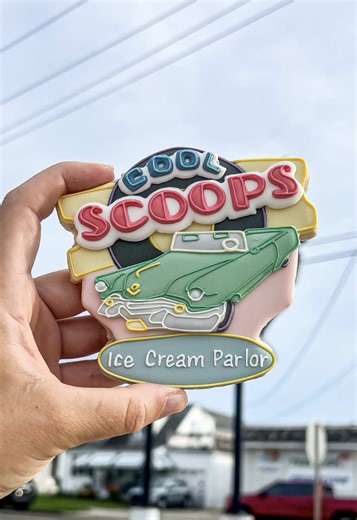 A little throwback to this summer’s first cookie sign in my Sign Series project 🍦😋 These were soooo fun to make and absolutely loved challenging myself with all of the different RI transfers. Already can’t wait til next summer to create more signs!!