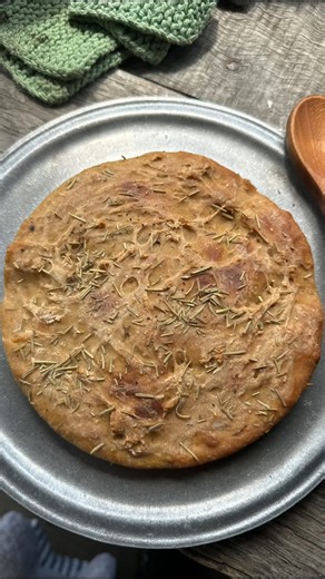 Watch one way that ale bread was made in the 18th century. 🍞 | George Washington's Mount Vernon