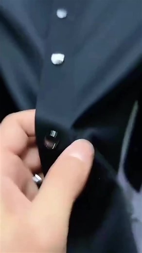 Kemeja pria polos bahan adem, rapi, dan nyaman dipakai harian maupun acara formal. Warna lengkap, kualitas premium, favorit banyak pembeli. #kemejapria #kemejapolos #kemejalenganpanjang #kemejakerja #kemejaformal