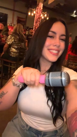 Karaoke 🎤 #karaoke #beyoncé #irreplaceable