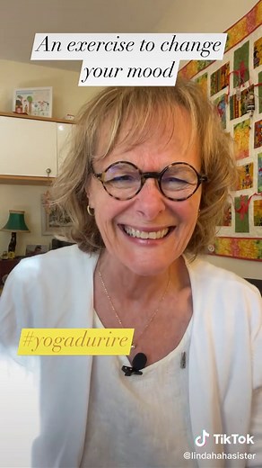 Now in English! A great exercise to change your mood!! It really works every single time but you have to decide to laugh! Try it! #yogadurire # laughteryoga #intentionallaughter #laughterwellness #feelgood #feelinghappy #goodvibes #changeyourmood #feelingbetter
