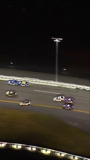 Casey Mears' masterclass in avoiding wrecks 🤌