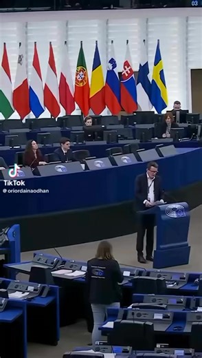 A powerful speech from Irish MEP Aodhán Ó Ríordáin condemning Trump and ICE’s treatment of migrants, and reminding people that history has taught many nations what it means to be unwelcome. | Truth Against Hate