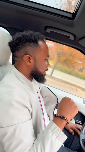 One of my favorite songs. Anyone who can explain the message in the song gets $50. À mon famille ivoirienne, quiconque expliquera le message de cette chanson recevra 20,000 francs CFA. Merci #everyonefollowerseveryonefollowers #fypシ゚viralシ #fypシ #love #familia Kalou SuperŚtar Abeze SuperŚtar @highlight | D'Angelo Wright