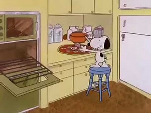 Snoopy making pizza (clip from “What a nightmare Charlie Brown” 1978)