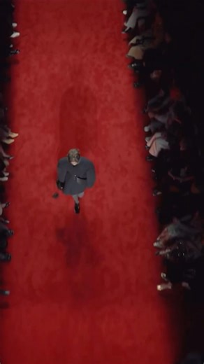 Libby walking #bottegaveneta 😱 #libby #runwaymodel #milanfashionweek #fashionweek