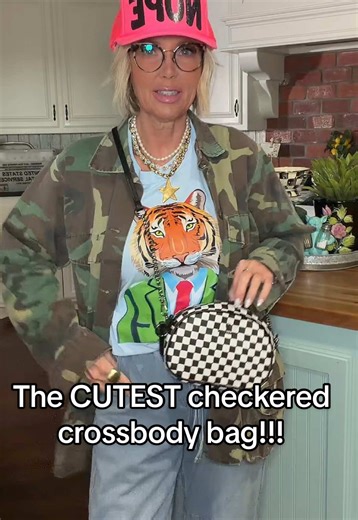 The CUTEST checkered crossbody bag!!! #purse #crossbodybag #checkeredbag #accessories #purses