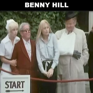 So funny 😂😂 Benny hill ❤ #comedian #bennyhill #comedy #bennyhillshow #funnyclips #videos #viralpage | Benny hill fans