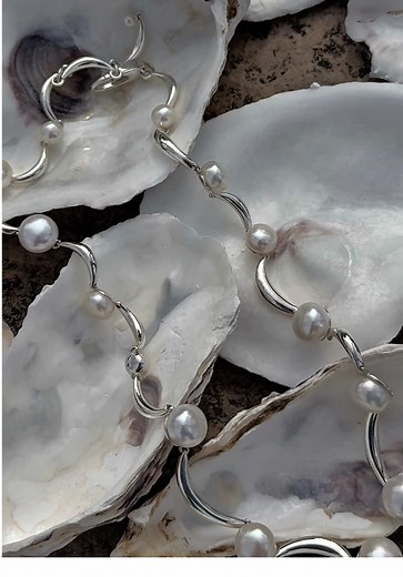 Discover Your Perfect Pearl Earrings from Mejuri