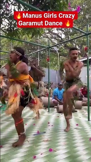 "Manus Girls Entertain the Crowd with a Crazy Garamut Dance | PNG Traditional Beat"
