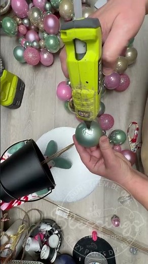 Magical DIY Floating Ornament Hack! 🎄✨ #holidaycrafts #christmasdecorations