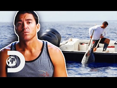 Jeff Has One Day To Fulfil An Order All On His Own | Deadliest Catch: Bloodline