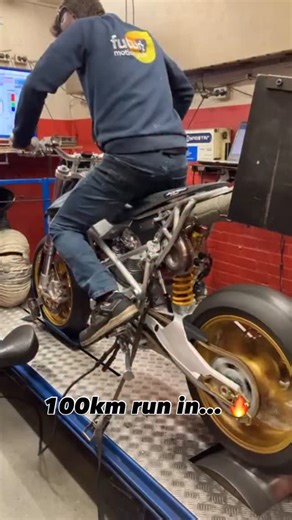 Running in the Ducati Desmoto on the dyno for the first 100km ⚡️. Max 30% throttle... Checking surface temperatures etc. Yes it gets hot, but all good and manageable so far!! Needed /- 60% more fuel then a regular 1100DS engine to not be leaning out on the mixture 😂… And it already has larger injectors. Let’s not talk about fuel economy, ok guys?! However not all is perfect and that is also is something that needs to be shared. I was hoping to get this all done within 2 days (I was dreaming I k