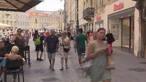 Trieste sold out di turisti e in molti preferiscono l'enogastronomia allo shopping