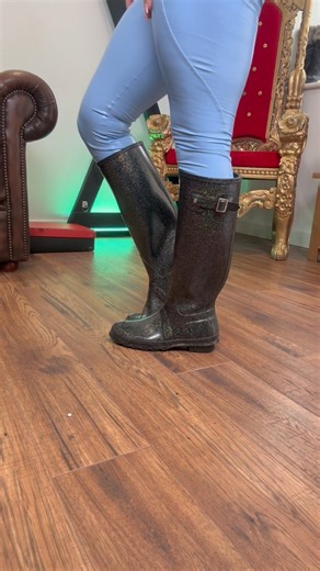 Full video of these Hunter glitter boots dropping on my channel tonight 🩵 #boots #wellies #ootd