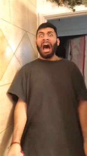 Funny Scare Prank with Samu . . . . . #scaringprank #scarecamsam #jumpscare #funny #prank #sofunny #hahaha #reelsviralシ #viralshare #reelsfb26 #asmrvideo #funnymoments #samupalvar #texas #california #paratiiiiiiiiiiiiiiiiiiiiiiiiiiiiiii #jajaja #ceoofqueenbeast | SamuPalvar's