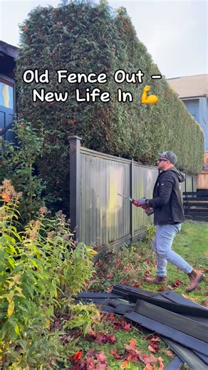 Old Fence Out - New Life In 💪 Another beautiful fence replacement project completed in Vancouver BC! The original posts were still strong, so we kept and reused them - but the panels were completely rotted from time and weather. We carefully removed all the old sections, installed brand-new fence panels from Home Depot, and finished with a full clean-up. Now the homeowner has a fresh, durable fence that will last for years! If your fence is leaning, falling apart, or just needs a new look - we 