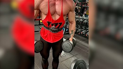 NI body builder's chest is TWICE as wide as his waist