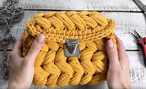 DIY: háčkovaná kabelka a kompletní návod, jak na to!