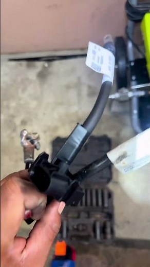 Negative battery wire replacement #carmaintenance #carbattery #repairs