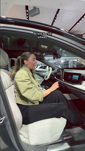 2026 BMW 7 Series - Passenger Display