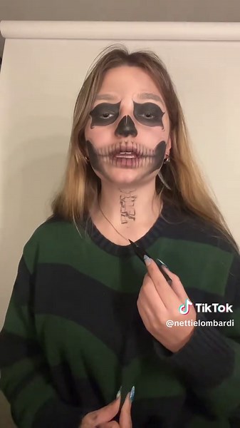 SKULL MAKEUP TUTORIAL 👻 watch me slowly loose touch with reality… #makeup #halloweencostume #makeuptransformation #halloweenlook #halloweenmakeup #tatelangdon #tate #skullmakeup #ahs #fy #fyp