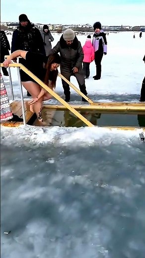 part252#ice😱bath#winters🌊 wimming#siberia👙Ice Bath in the Middle of SiberiaHow Cold#travel#winter🧊