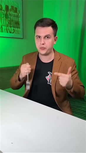 Virender Kumar on Instagram: "Spoon 🥄 tutorials magic trick 🎩😎👍🏻#reels #instagood #magical #trick"