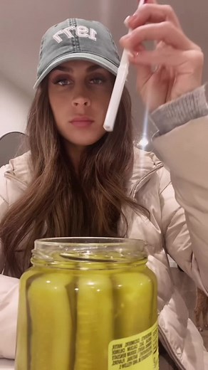 Advanced eating | Vector