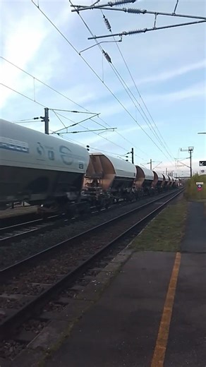 E4046+ wagon trémie direction Compiègne