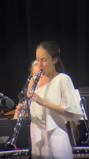 Here's a beautiful, lyrical clarinet melody from Aileen Razey backed by St. Olaf Jazz 1. Can you name this composition? 🎶 No cheating, St. Olaf Jazz ... 😉 Henri SELMER Paris Clarinets #ConnSelmerFamily #SelmerParis #ConnSelmer #SelmerClarinet #Clarinet #JazzClarinet | Conn Selmer