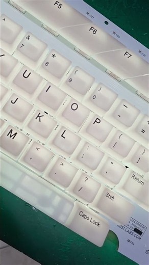ReFalcon MX Switch keyboard gets the keycaps