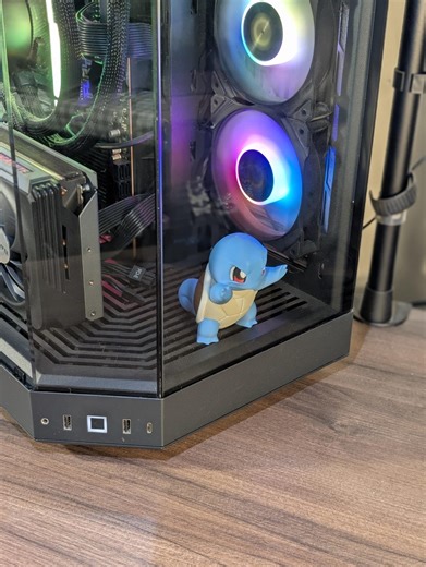 Wütendes Schiggy als PC-Gehäuse-Begleiter | Lustige Schreibtischdekoration aus gepresstem Glas | PC-Zubehör für Gamer | Mehrfarbiges Sammlerstück - Etsy.de