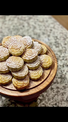 Favorite dessert #mamoul #datecookies #dates #maamoul #buttercookies #middleeastern #dubai