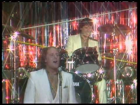 The Rockin' Berries - He's In Town