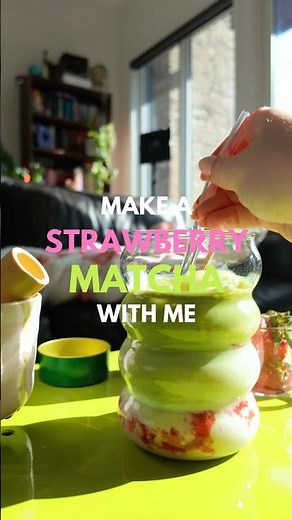 How to Make Strawberry Matcha at Home 🍓🍵