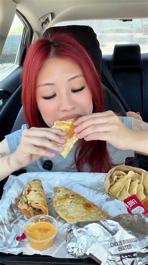 Trying Taco Bell's NEW Steak Chalupas & Cantina Chicken Tacos! 🌮🔥 | ASMR Mukbang ⭐ #shorts #tacobell
