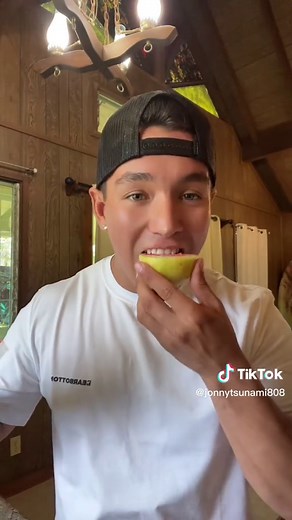 Trying Red Li Hing Mui Powder on Different Fruits