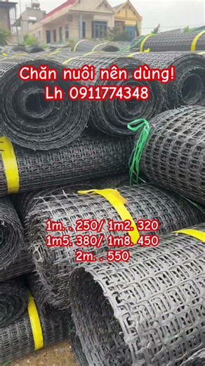 Making a fence using plastic mesh is both durable and good quality at an affordable price.