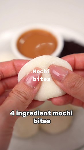 4 INGREDIENT MOCHI BITES the softest, squishiest things you’ll ever eat trust me 😙 #recipe #dessert #biscoff #mochi #asiandessert