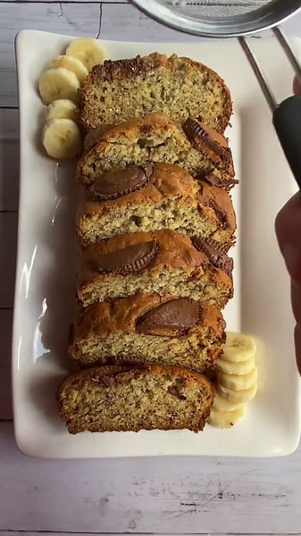 Homemade Reese’s Banana Bread – The Ultimate Sweet Treat!