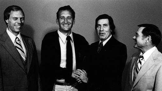 Pat Mancuso, Gerry Faust Jr. meet for coin toss before Moeller, Princeton football game