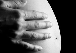 Une Italienne enceinte des jumeaux d’une autre par erreur - Elle