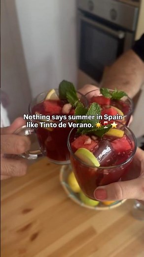 Summer in Spain = Tinto de Verano