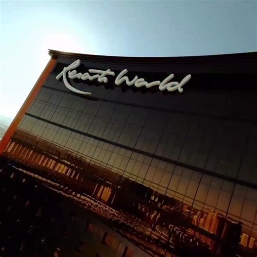 Back in Vegas for the best 10 days of the year. 🤠 From Dec 4–13, Rodeo World returns to Resorts World — bringing together the heart of rodeo culture with big energy, bullfighting, live country performances, NFR watch parties, and a few familiar faces. Whether you’re here for the action, the music, or the moments in between — this is where it all comes together. | Shad Mayfield - PRCA Athlete