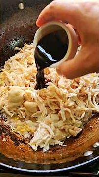 Easiest way to cook adobo flakes #shorts #cookingtripco #lutongbahayisthebest #chickenrecipes