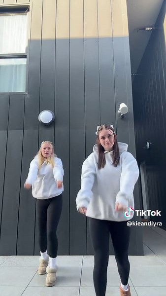 Throwback Dance Trends on TikTok: Rediscovering Classics