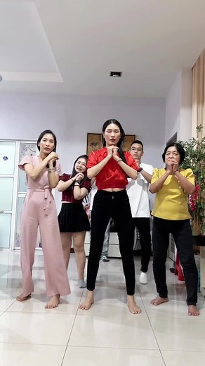 大年初四！#我的妈呀 🧧 Day 4 of CNY! Finally we did it! 😂 #3P 我的妈呀很努力的学 🤣 | Amber Chia
